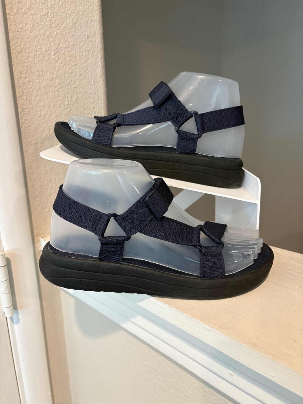 Cat And Jack Kids' Arden Strap Sandals Flip Flop Blue - Youth Size 4Y